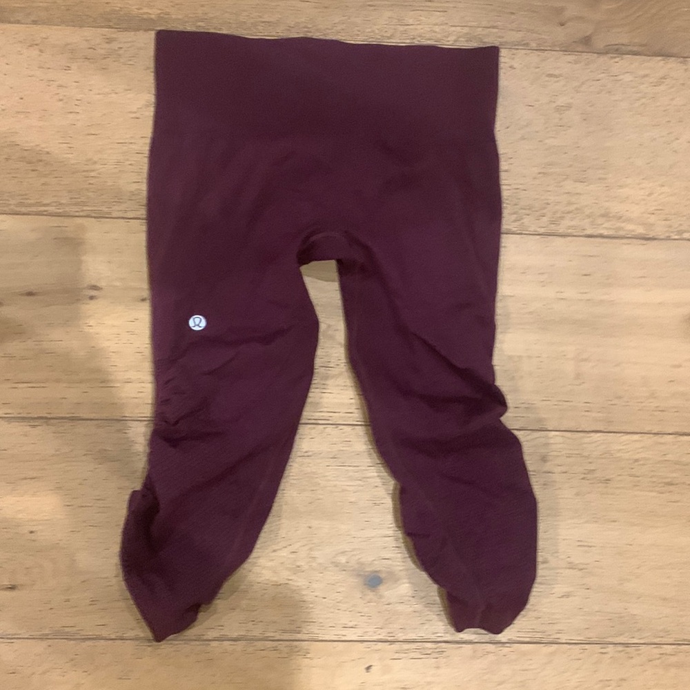 Lululemon crop leggings size 6